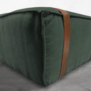 Pouf design Docker Maxi in velluto verde scuro con dettaglio laterale in pelle