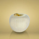 Salvadanaio a forma di mela Luxury Righe in ceramica artistica vista frontale su fondo oro