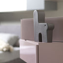 Scultura decorativa Crunchy in design originale, caratterizzata da colori pastello per un ambiente vivace.