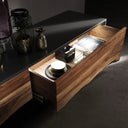 Madia design Blackbird dettaglio piano superiore e cassetti in legno