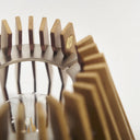 Dettaglio listelli in rovere lampada da tavolo di design Ales