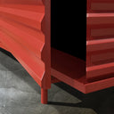 Dettaglio angolo e finitura B-SIDE Sideboard 2 Ante colore rosso