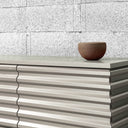 Mobile contenitore arredamento B-SIDE Sideboard dettaglio superficie scanalata