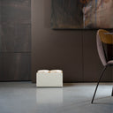 Ciotole per cani Bill Medium bianche ambientate in interno moderno