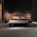 Letto design arredamento The Golden Age con struttura in ferro laccato e finiture di pregio