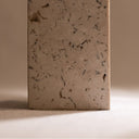 Lampada da tavolo Roma, dettaglio della base in pietra.