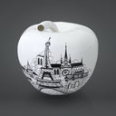 Mela decorativa City con incisioni urbane, oggetto di home decor artigianale