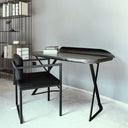 Sedia Numa di design inserita in ambiente moderno con tavolo