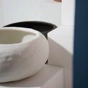 Ciotola Meteora mostrata in scala, proporzioni reali del prodotto.