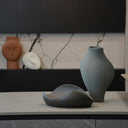 Centro tavola Augusta ambientato su tavolo, accessorio casa elegante