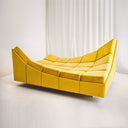 Divano design moderno modulare giallo vista angolata