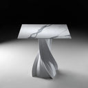 Tavolo SoHo Reverse di design in ambiente elegante con illuminazione scenografica